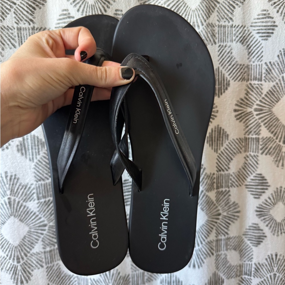 Calvin Klein flip flops - Picture 2 of 4